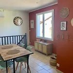 Dom wakacyjny Jolie Maison Avec Tres Belle Terrasse Couverte A 10 Min Du Centre De Salies De Bearn Lahontan