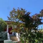 Jolie Maison Avec Tres Belle Terrasse Couverte A 10 Min Du Centre De Salies De Bearn