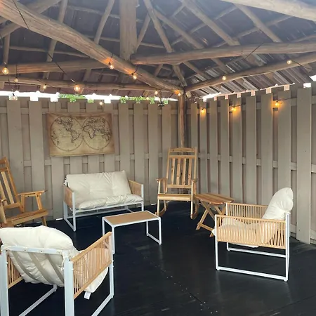 La Jeanne- Charmante Maison Avec Tres Belle Terrasse Couverte A 10 Min Du Centre De Salies De Bearn Prázdninový dům Lahontan