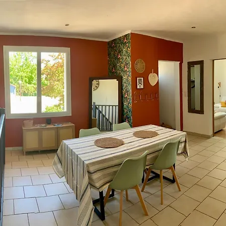 Jolie Maison Avec Très Belle Terrasse Couverte à 10 Min Du Centre De Salies De Bearn Casa vacanze *