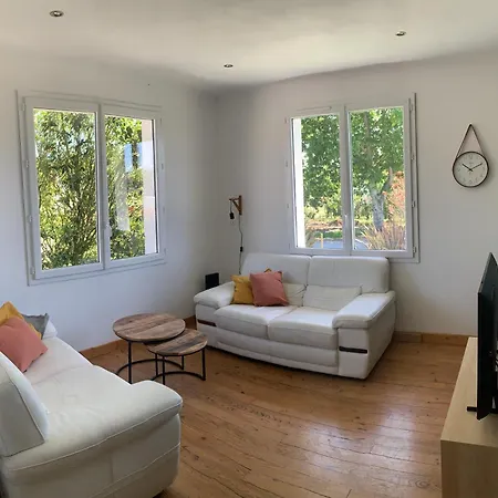 Prázdninový dům La Jeanne- Charmante Maison Avec Tres Belle Terrasse Couverte A 10 Min Du Centre De Salies De Bearn *