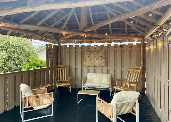 Jolie Maison Avec Tres Belle Terrasse Couverte A 10 Min Du Centre De Salies De Bearn Feriehus