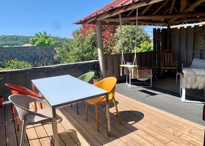 Jolie Maison Avec Tres Belle Terrasse Couverte A 10 Min Du Centre De Salies De Bearn Feriehus